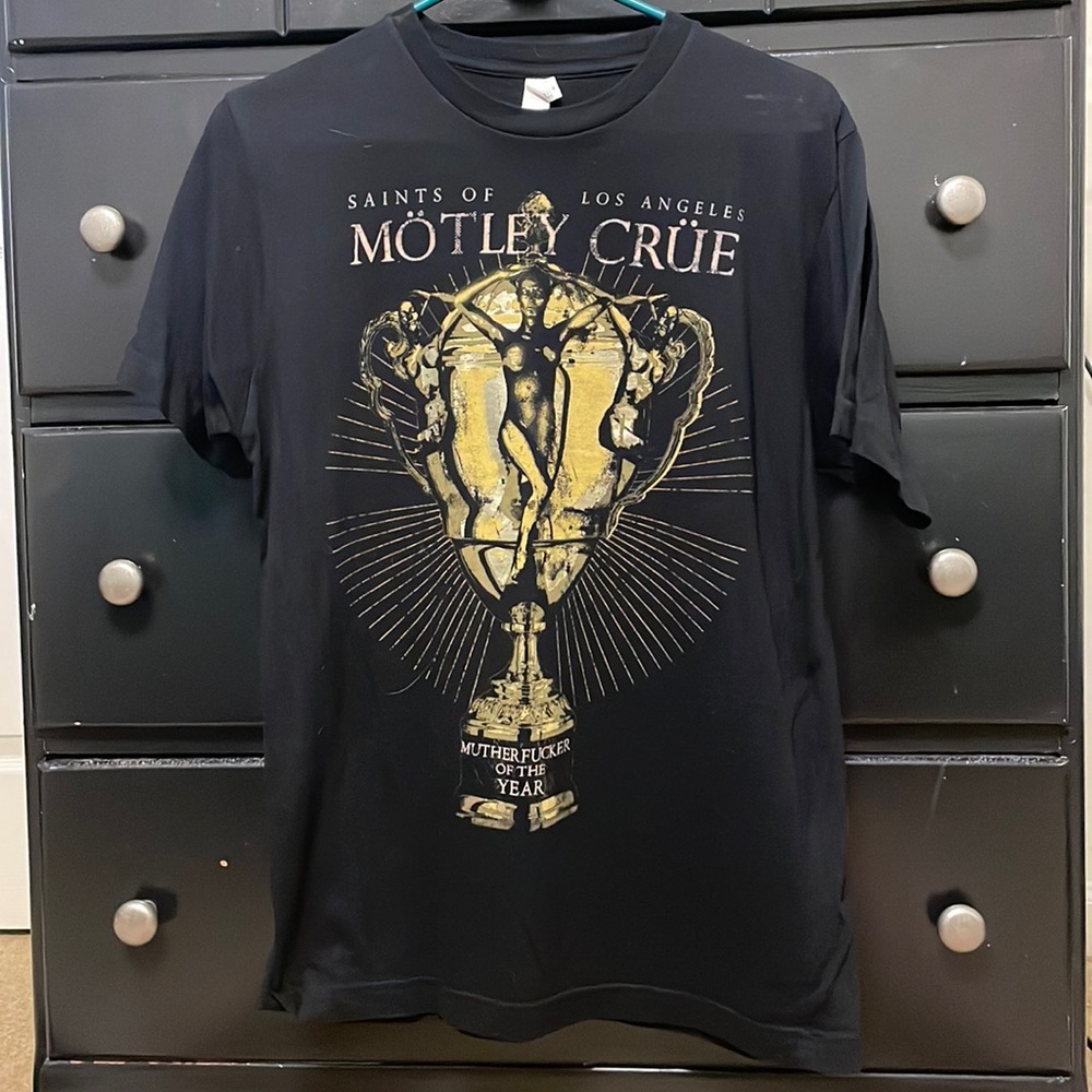 Motley Crew tour shirt